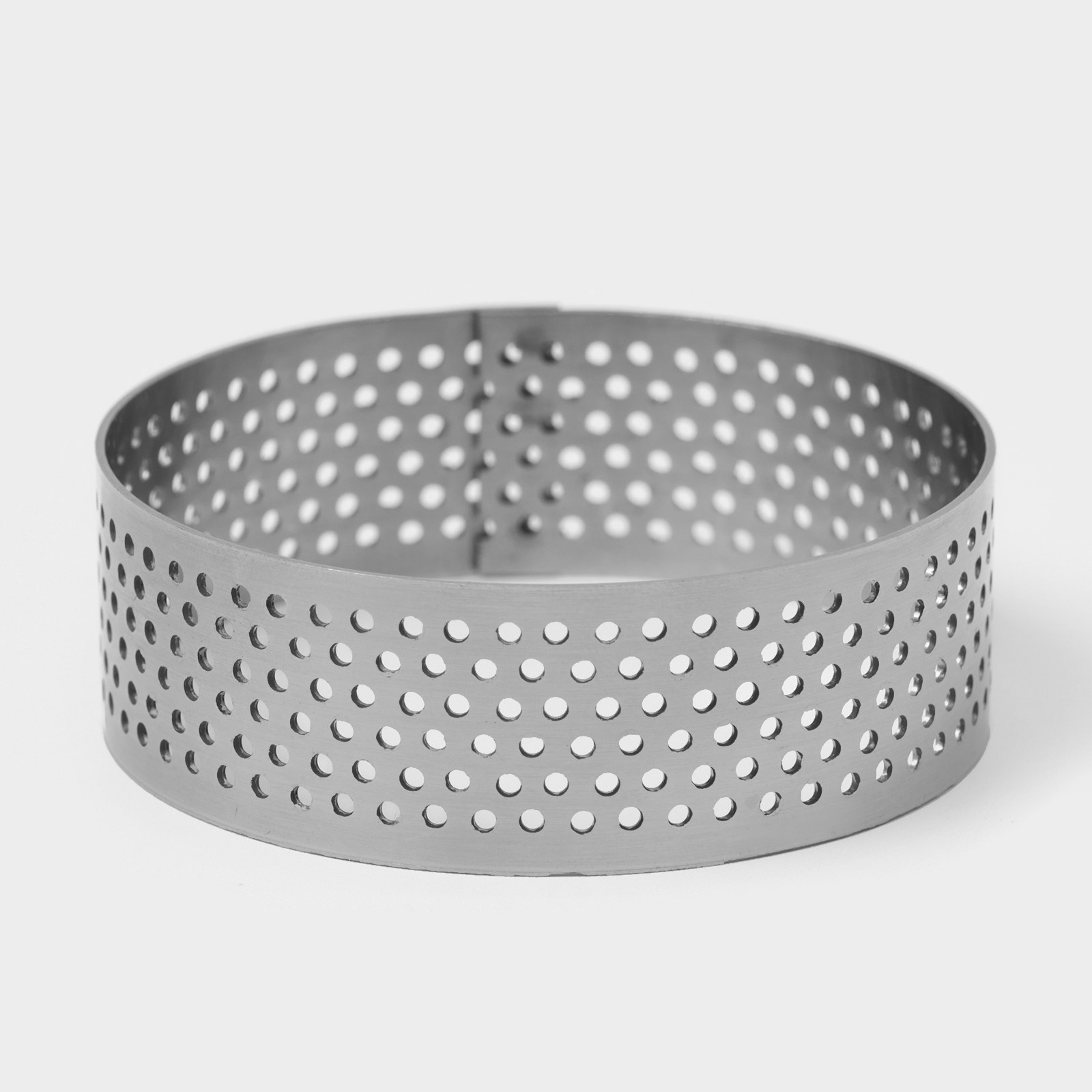 forma-dlya-vypechki-tarta-dolyana-krug-d6-sm-perforirovannaya-serebristaya-4487439.jpg Форма для выпечки тарта Доляна «Круг», d=6 см, перфорированная, серебристая 4487439 — изображение 1